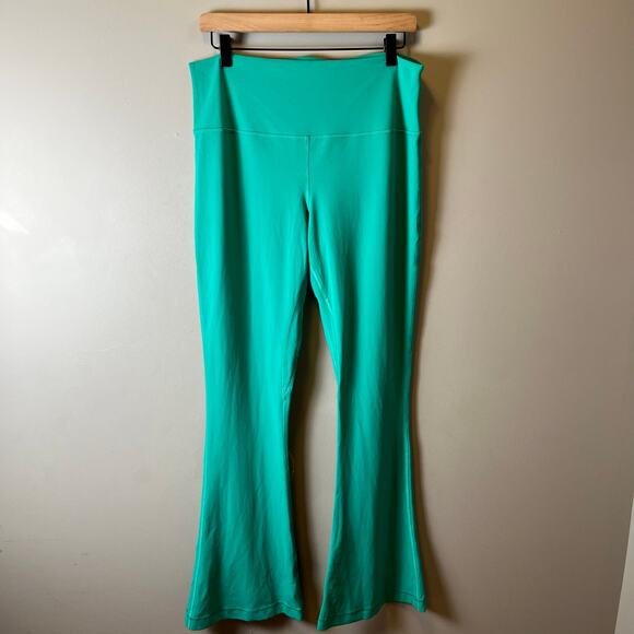 Lululemon Align High-Rise Mini-Flared Pant‎ 32"
Maldives Green Size 14 - Picture 1 of 8